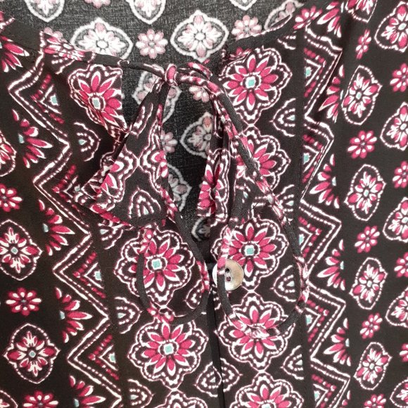 J. Jill Short Sleeve Scoop Neck Button Up Top w/Tie & Crochet Trim Black Size S - Picture 5 of 11